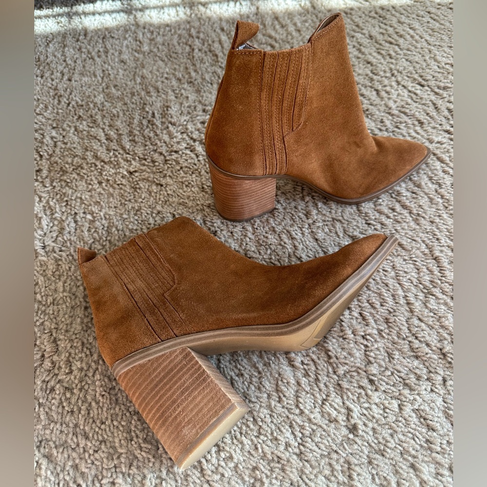 Steve Madden cognac ankle bootie